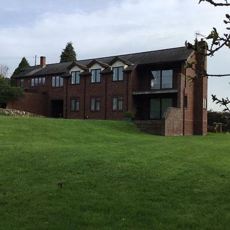 Lower Thornton Farm Exeter Exterior photo